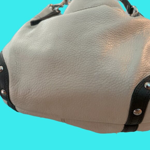 Coach Chelsea Cream Pebbled Leather Gray Straps Silver Hardware Mint Interior - Picture 12 of 13